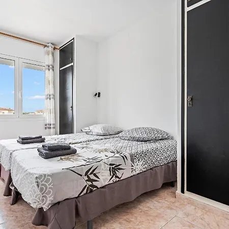 Apartment Fuer 8 Personen Ca 105 Qm In Empuriabrava, Costa Brava Golf De Roses Empuriabrava